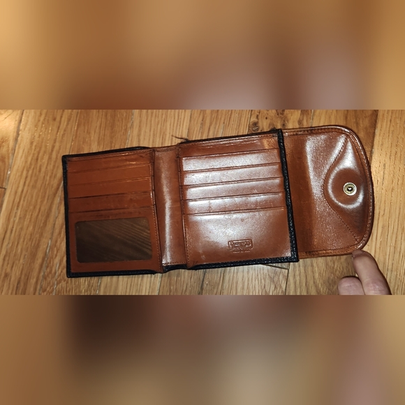 VINTAGE DOONEY BOURKE BROWN TRIFOLD WALLET USED/WORN/PRE-OWNED - Picture 2 of 11